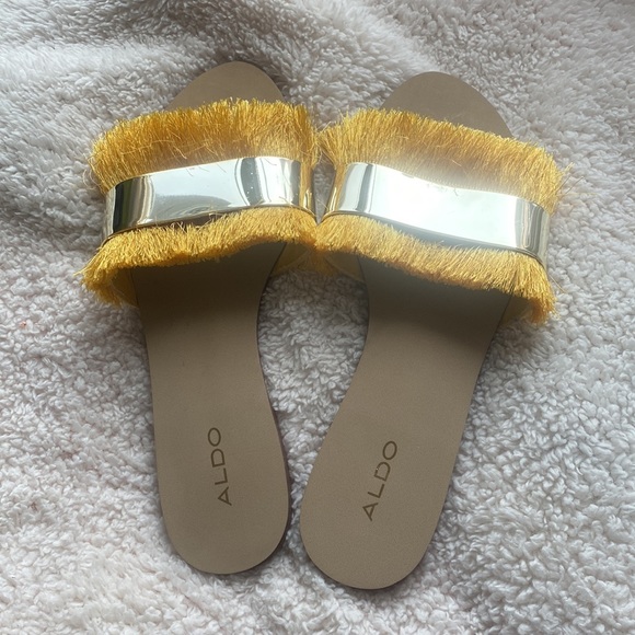 Aldo yellow gold slip ons sandals women’s size 7 - Picture 8 of 8